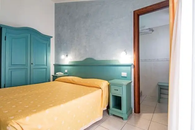 Büyük Yataklı Tek Kişilik Oda