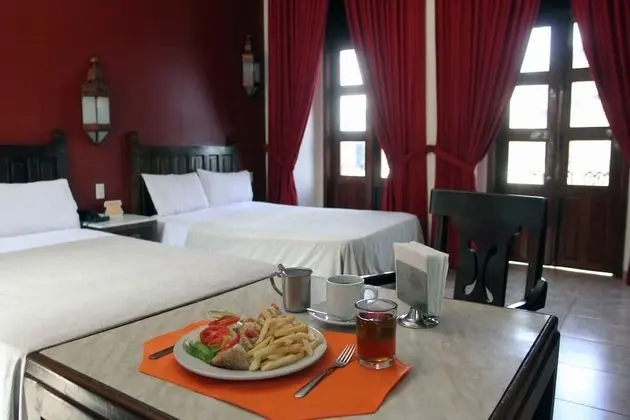 Standard Tek Büyük Yataklı Oda