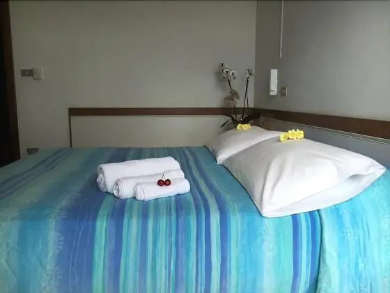 Tek Büyük veya İki Ayrı Yataklı Oda, Deniz Manzaralı