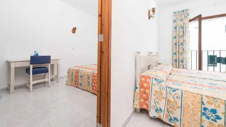 Büyük Yataklı Tek Kişilik Oda