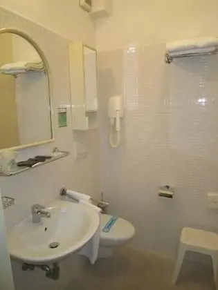 Classic Tek Büyük Yataklı Oda