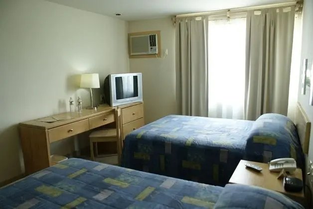 Tek Büyük Yataklı Oda, 2 Çift Kişilik Yatak