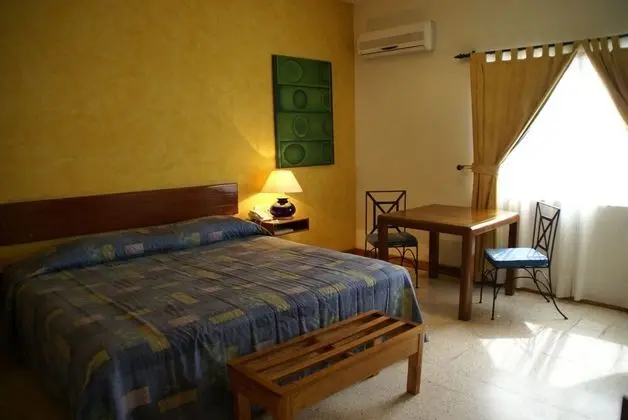 Tek Büyük Yataklı Oda, 2 Çift Kişilik Yatak