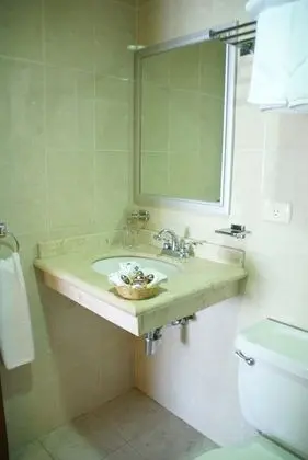 Tek Büyük Yataklı Oda, 2 Çift Kişilik Yatak