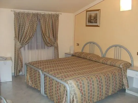 Standard Dört Kişilik Oda