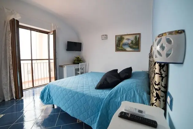 Tek Büyük Yataklı Oda, Deniz Manzaralı (Fenile 1)