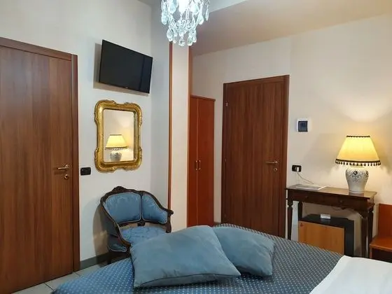 Üç Kişilik Oda