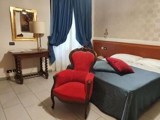 Üç Kişilik Oda