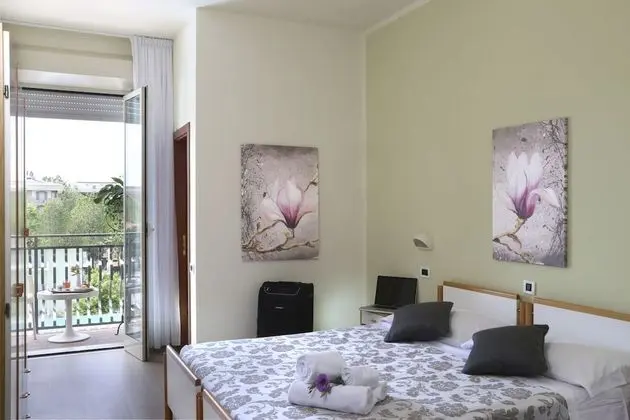 Comfort Tek Büyük veya İki Ayrı Yataklı Oda