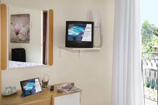 Comfort Tek Büyük veya İki Ayrı Yataklı Oda