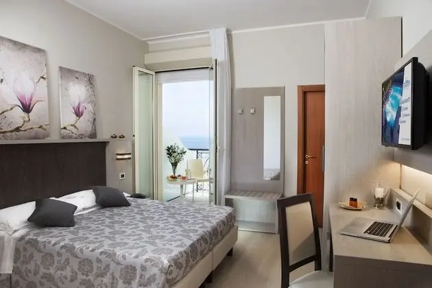 Superior Tek Büyük veya İki Ayrı Yataklı Oda