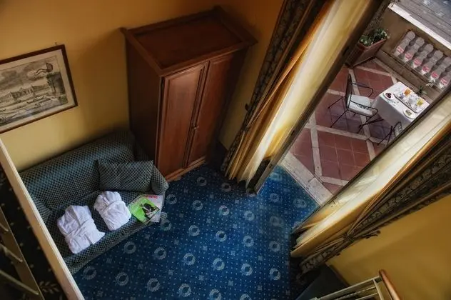 Tek Büyük veya İki Ayrı Yataklı Oda, Deniz Manzaralı