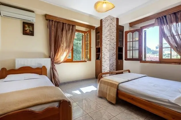 Üç Kişilik Oda