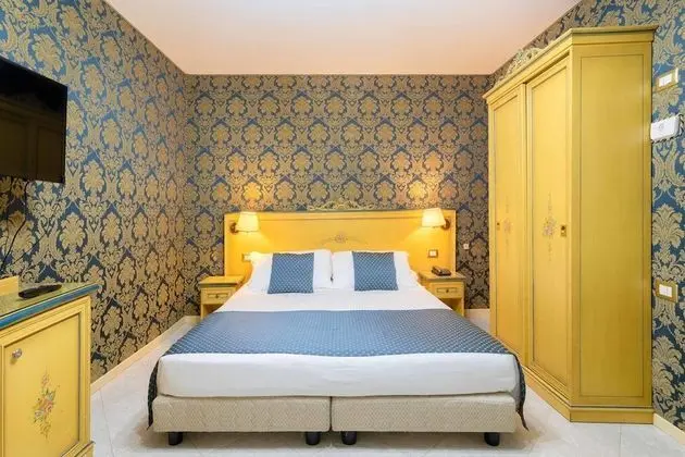 Standard Tek Büyük veya İki Ayrı Yataklı Oda