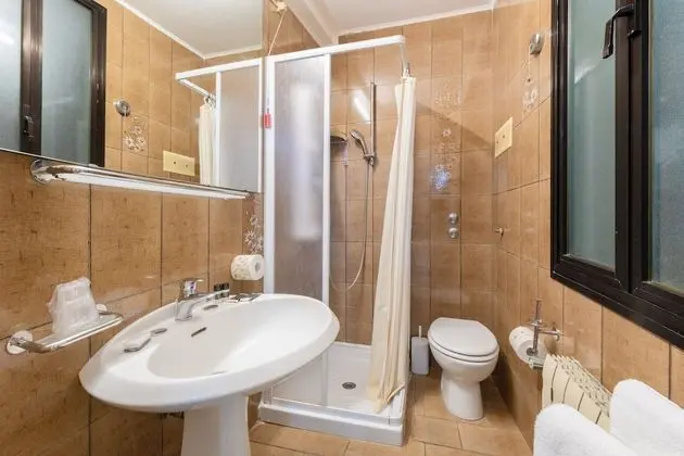 Standard Tek Büyük veya İki Ayrı Yataklı Oda