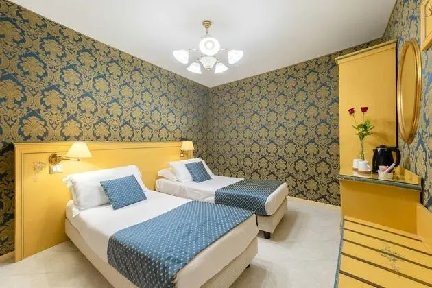 Superior Tek Büyük veya İki Ayrı Yataklı Oda