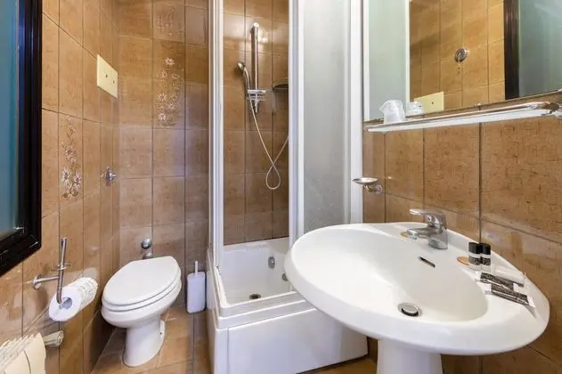 Superior Tek Büyük veya İki Ayrı Yataklı Oda