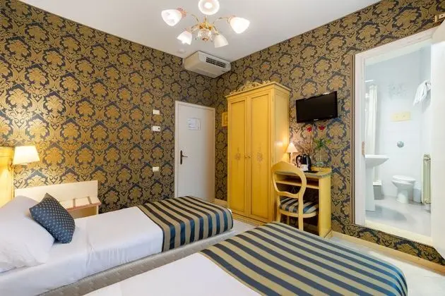 Superior Tek Büyük veya İki Ayrı Yataklı Oda