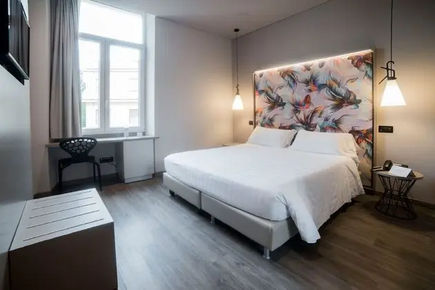 Classic Tek Büyük Yataklı Oda