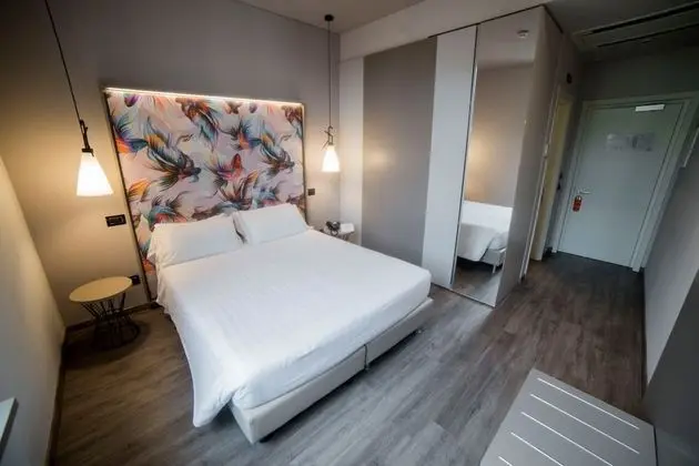 Classic Tek Büyük Yataklı Oda