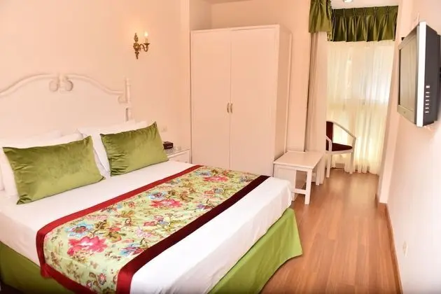 Standard Tek Büyük veya İki Ayrı Yataklı Oda, Deniz Manzaralı