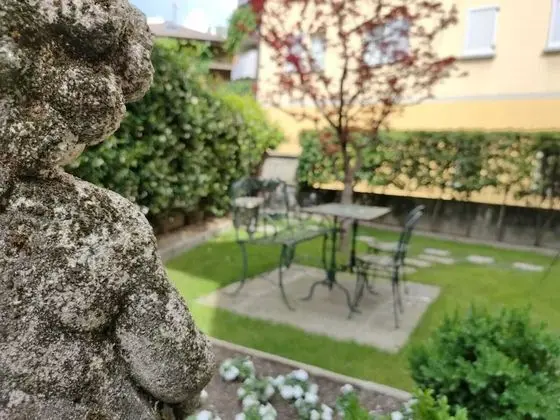 Apart Daire, Bahçe Manzaralı