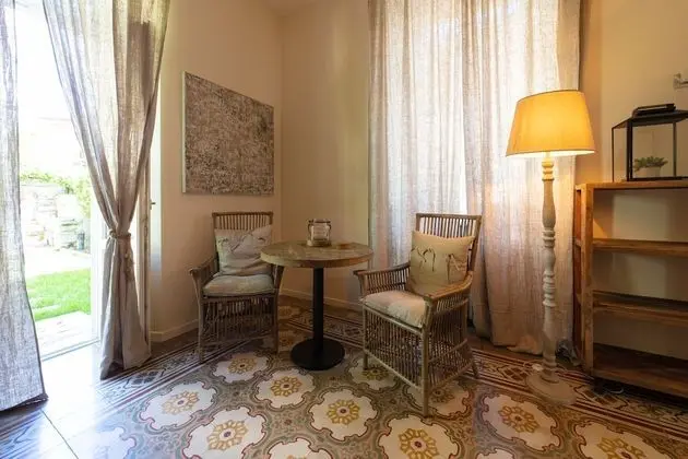 Apart Daire, Bahçe Manzaralı