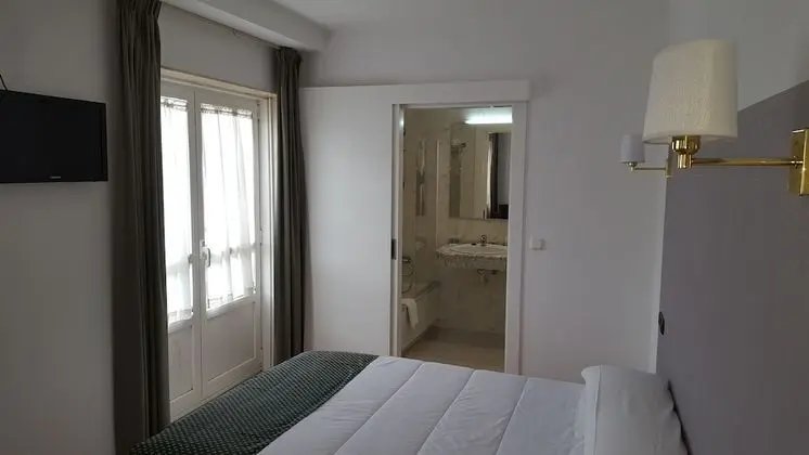 Tek Büyük veya İki Ayrı Yataklı Oda