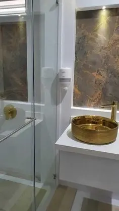 Basic Tek Büyük Yataklı Oda