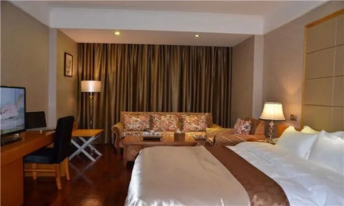 Deluxe King Room