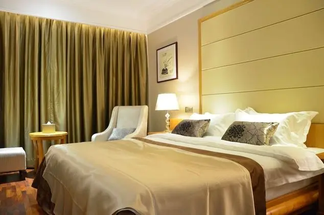 Deluxe King Room