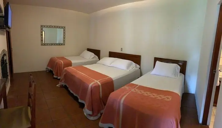 Üç Kişilik Oda, Bahçe Manzaralı, Avlu