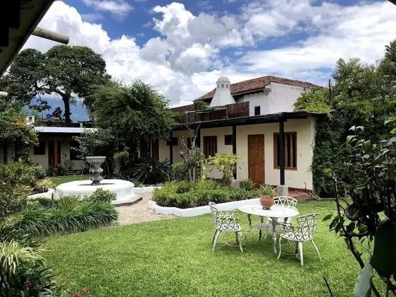 Üç Kişilik Oda, Bahçe Manzaralı, Avlu