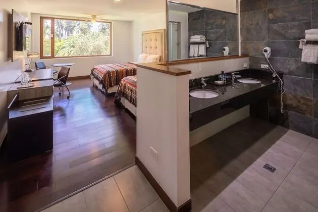 Superior Oda, 2 Çift Kişilik Yatak, Sigara İçilmez, Bahçe Manzaralı