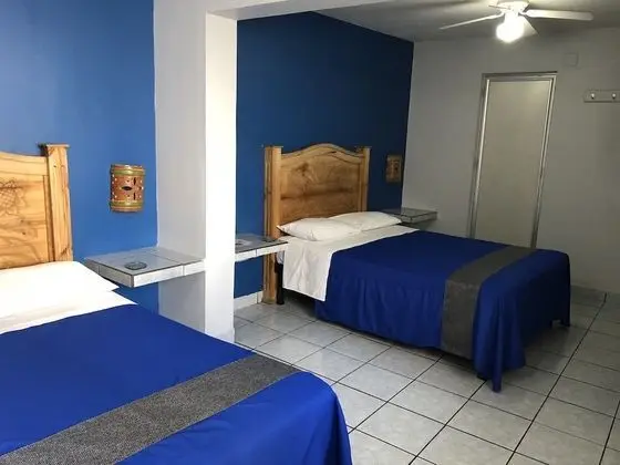 Tek Büyük Yataklı Oda, 2 Çift Kişilik Yatak