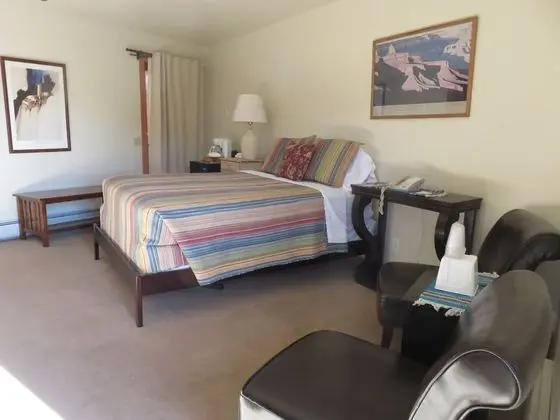 Classic Oda, 1 En Büyük (King) Boy Yatak, Buzdolabı, Nehir Manzaralı (Upstairs, No Pets)