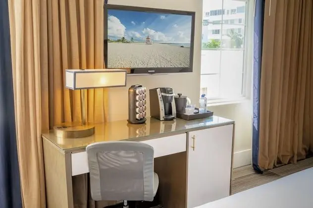 Luxury Tek Büyük Yataklı Oda, 1 En Büyük (King) Boy Yatak, Havuz Manzaralı