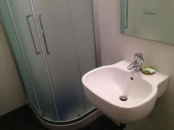 Üç Kişilik Oda, Özel Banyo, Havuz Manzaralı