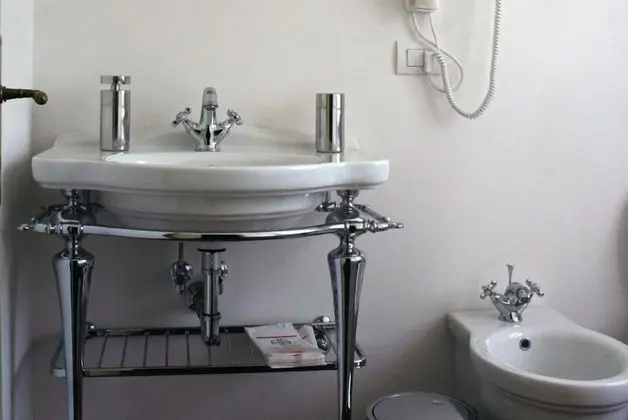 Büyük Yataklı Tek Kişilik Oda