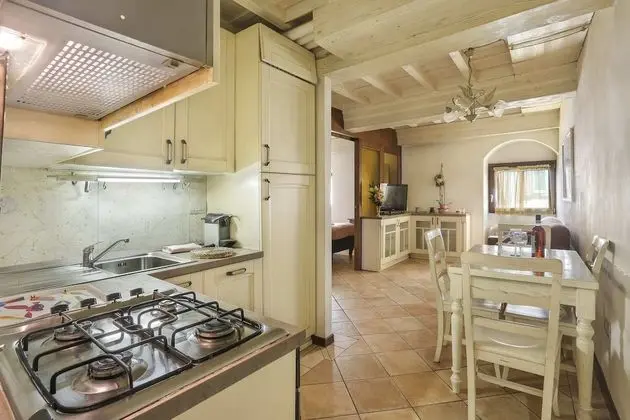 Basic Apart Daire, 1 Büyük (Queen) Boy Yatak ve Çekyat