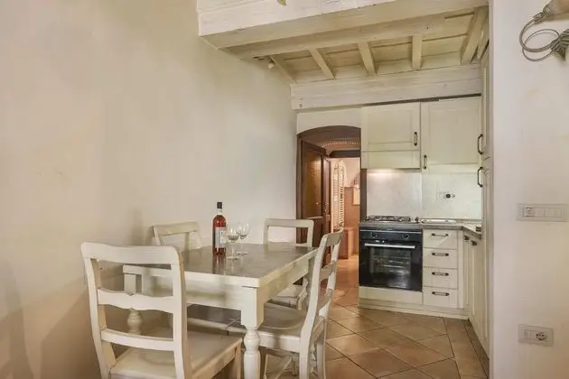 Basic Apart Daire, 1 Büyük (Queen) Boy Yatak ve Çekyat