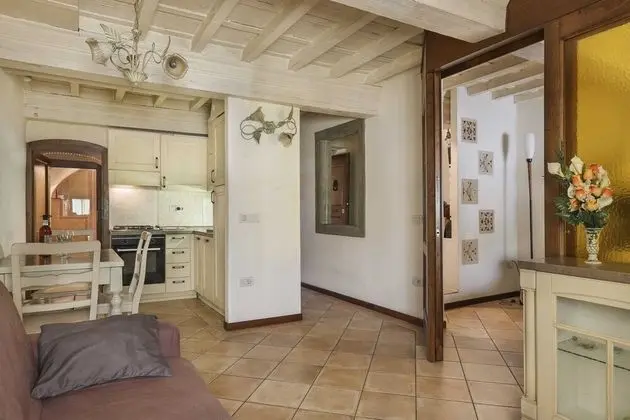 Basic Apart Daire, 1 Büyük (Queen) Boy Yatak ve Çekyat