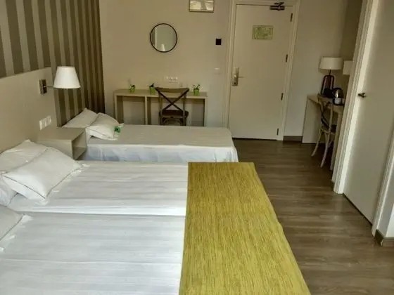 Deluxe Üç Kişilik Oda