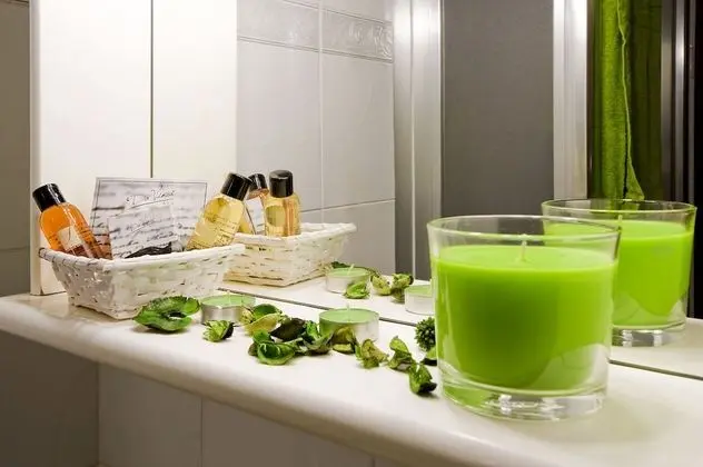 Büyük Yataklı Tek Kişilik Oda