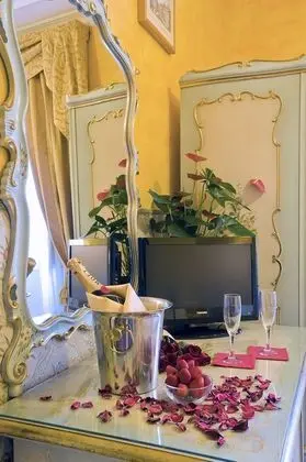 Standard Tek Büyük veya İki Ayrı Yataklı Oda