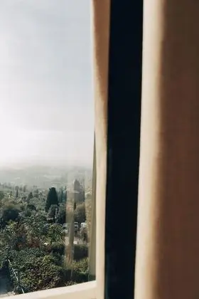 Deluxe Tek Büyük Yataklı Oda, Balkon, Bahçe Manzaralı