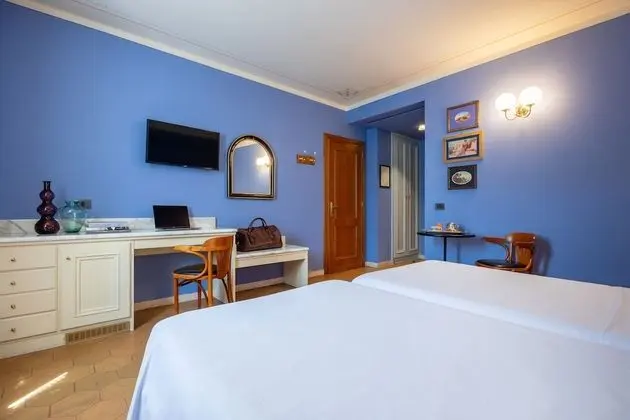 Comfort Tek Büyük Yataklı Oda