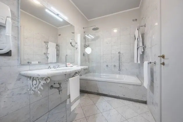 Comfort Tek Büyük Yataklı Oda
