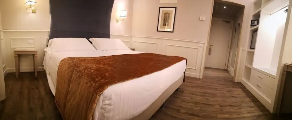 Tek Büyük Yataklı Oda