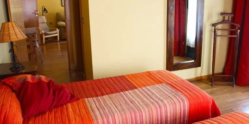 Büyük Yataklı Tek Kişilik Oda